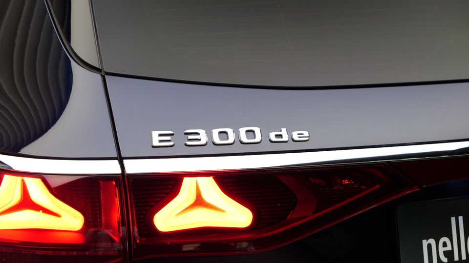 Mercedes E300 de 2,0 AMG Line stc. aut. 5d