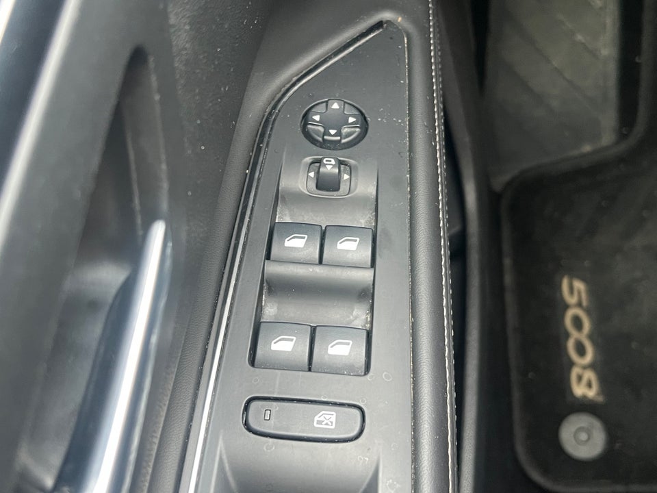 Peugeot 5008 1,6 BlueHDi 120 Allure EAT6 7prs 5d