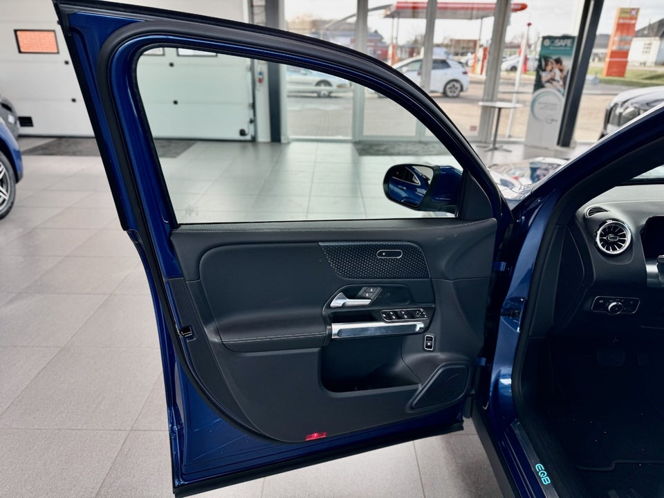 Mercedes EQB250+ Progressive 5d