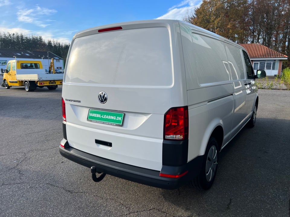 VW Transporter 2,0 TDi 110 Kassevogn lang