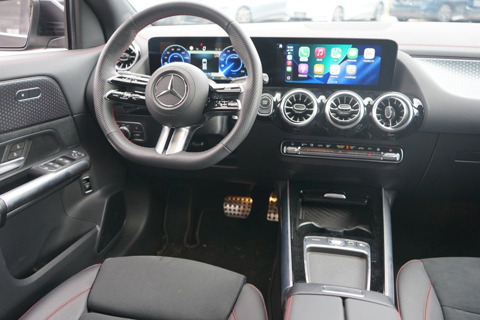 Mercedes EQA300 AMG Line 4Matic 5d