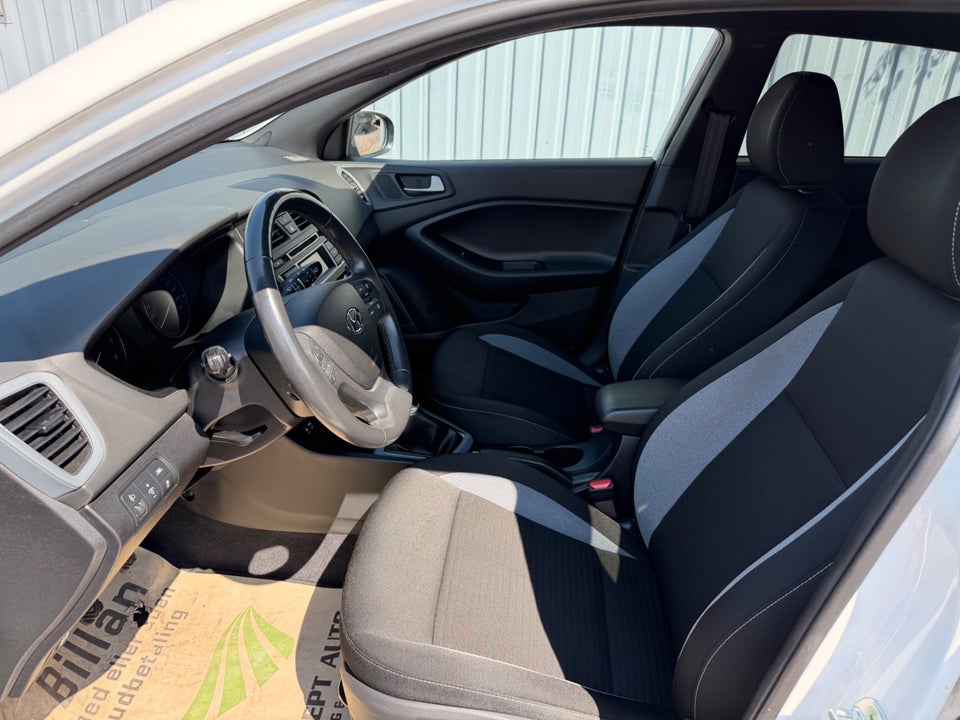 Hyundai i20 1,25 Elegance 5d