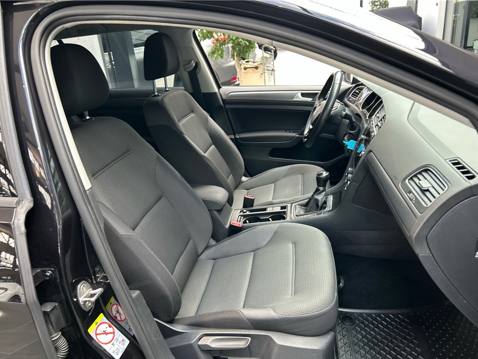 VW Golf VII 1,6 TDi 115 Comfortline Variant 5d