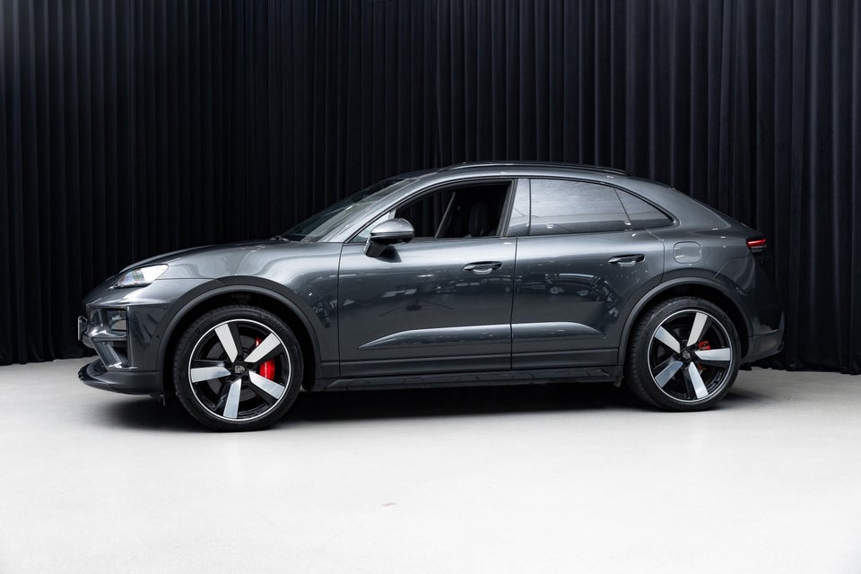 Porsche Macan Turbo 5d