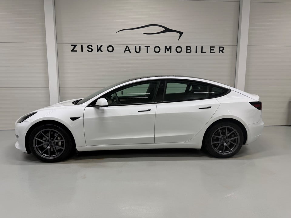 Tesla Model 3 Long Range AWD 4d