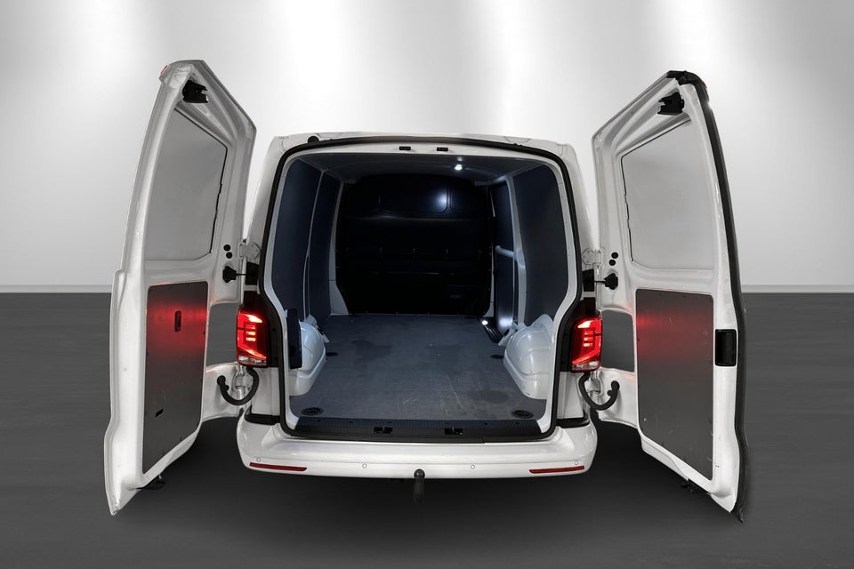 VW Transporter 2,0 TDi 204 Kassevogn DSG lang