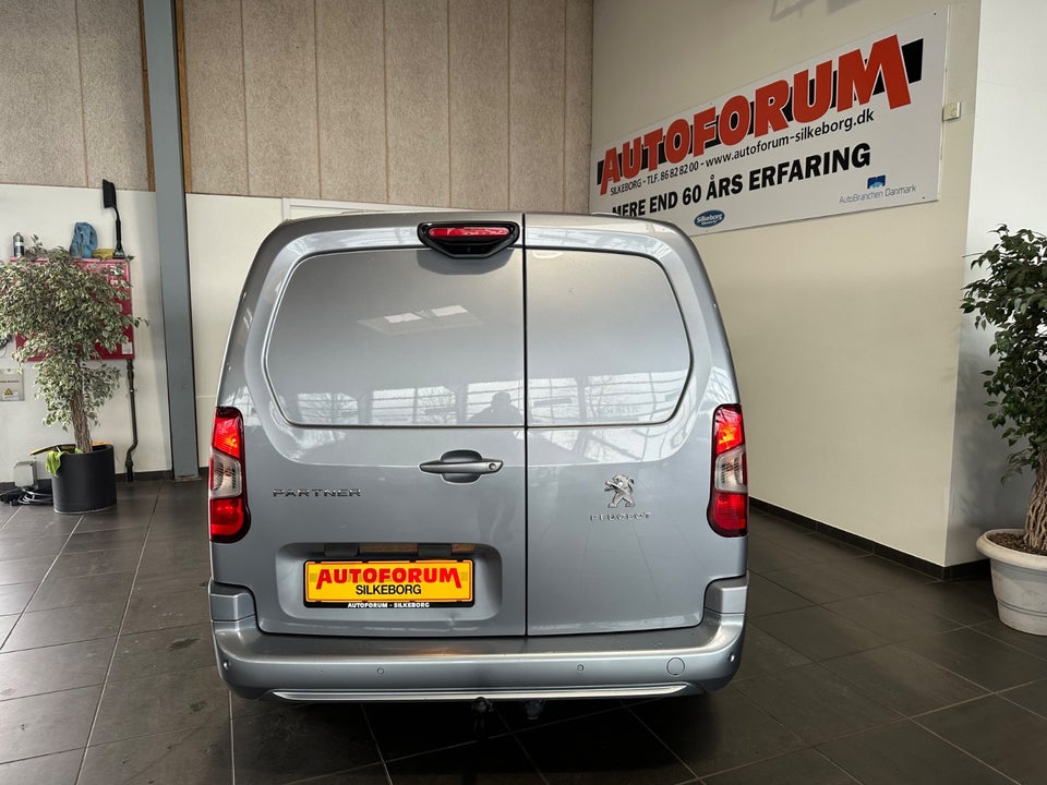 Peugeot Partner 1,5 BlueHDi 130 L2V2 Ultimate EAT8 Van