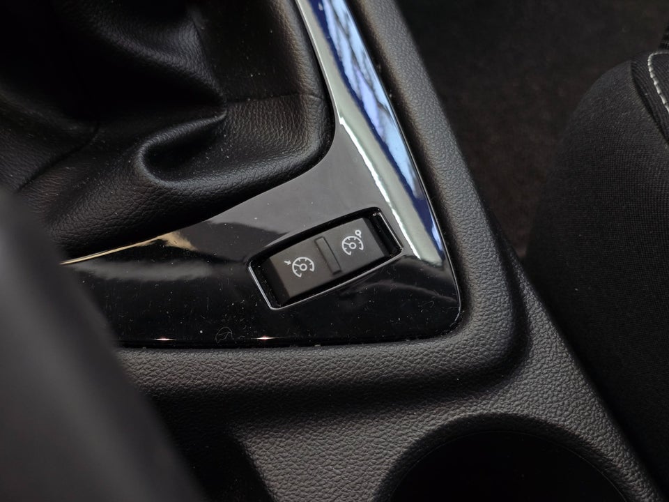 Renault Megane IV 1,2 TCe 100 Life 5d