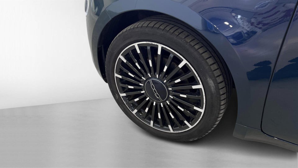 Fiat 500e 42 la Prima 3d