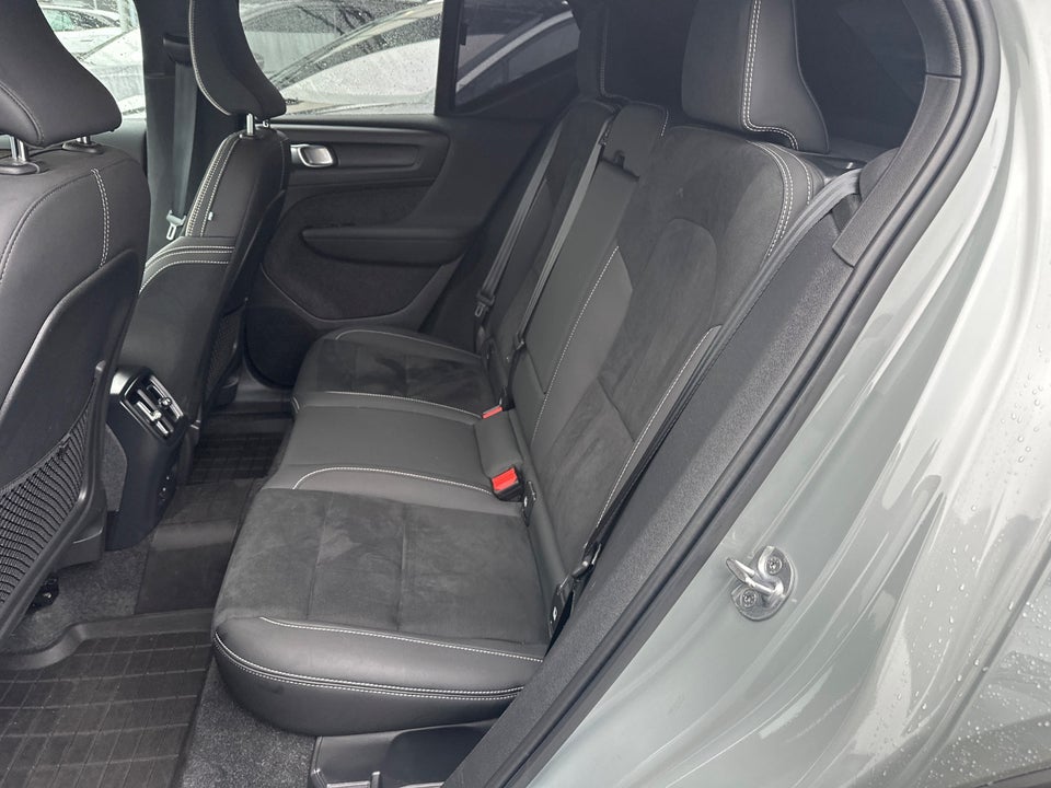 Volvo XC40 ReCharge Extended Range Plus 5d