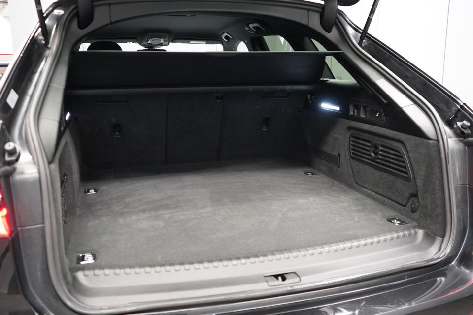 Audi A6 55 TFSi e Sport Avant quattro S-tr. 5d