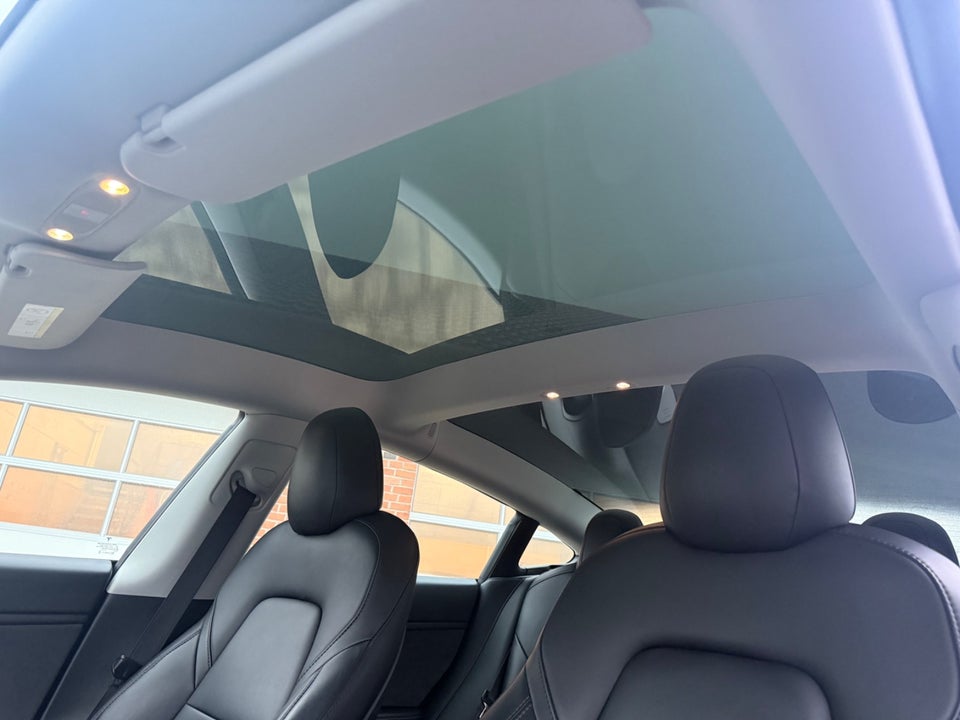 Tesla Model 3 Long Range AWD 4d