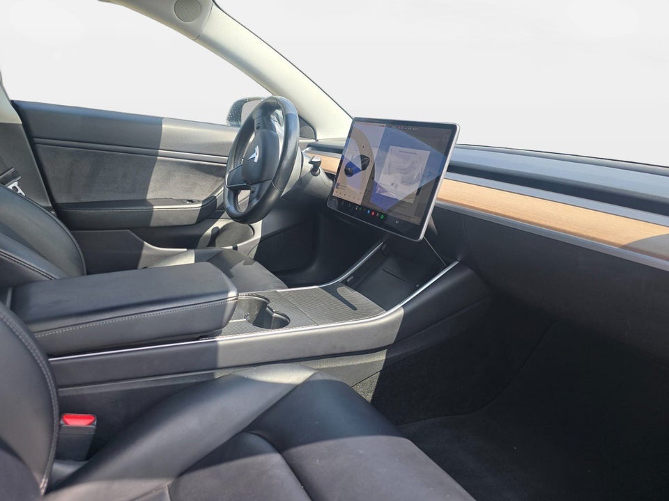 Tesla Model 3 Long Range RWD 4d