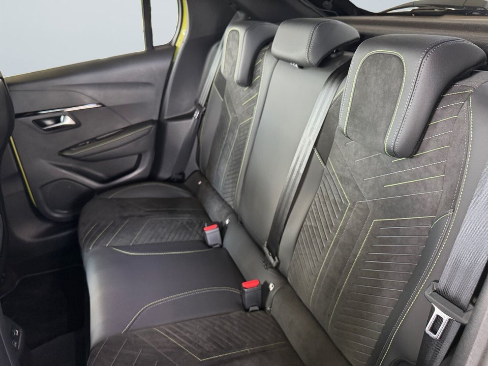 Peugeot e-208 54 GT 5d