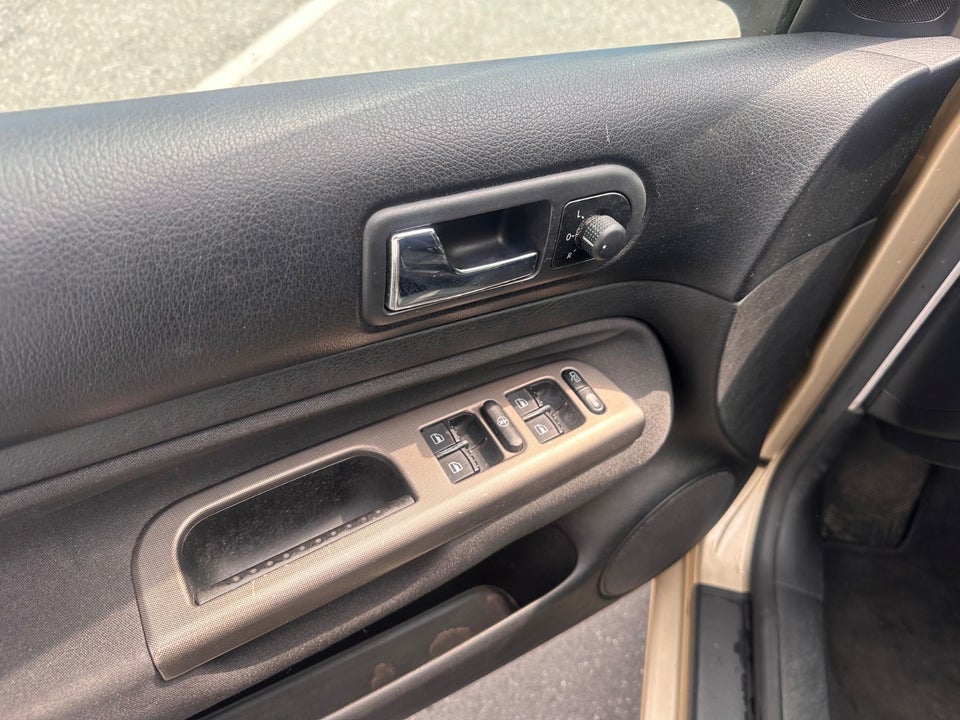 VW Bora 2,0 Comfortline aut. 4d