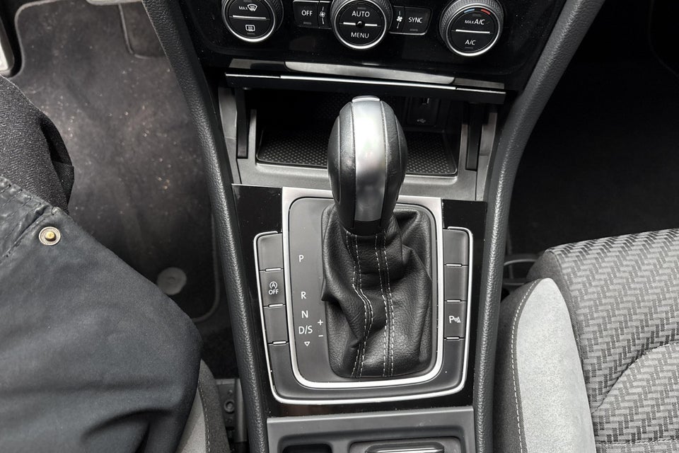 VW Golf VII 1,5 TSi 150 R-line Variant DSG 5d