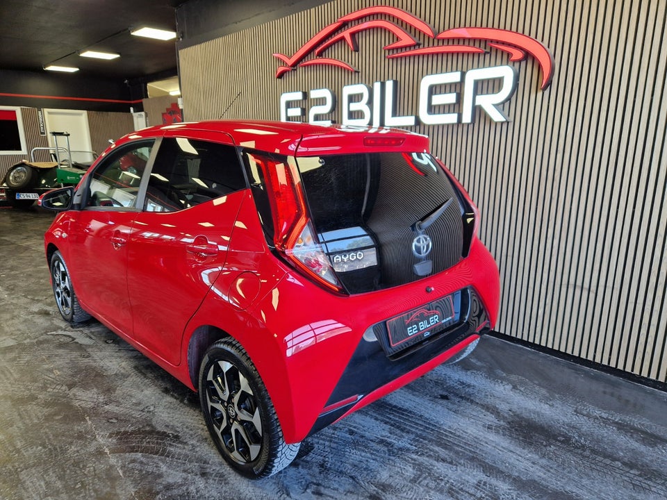 Toyota Aygo 1,0 VVT-i x-press 5d
