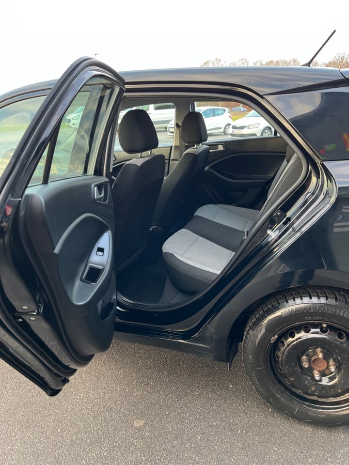 Hyundai i20 1,25 Comfort 5d