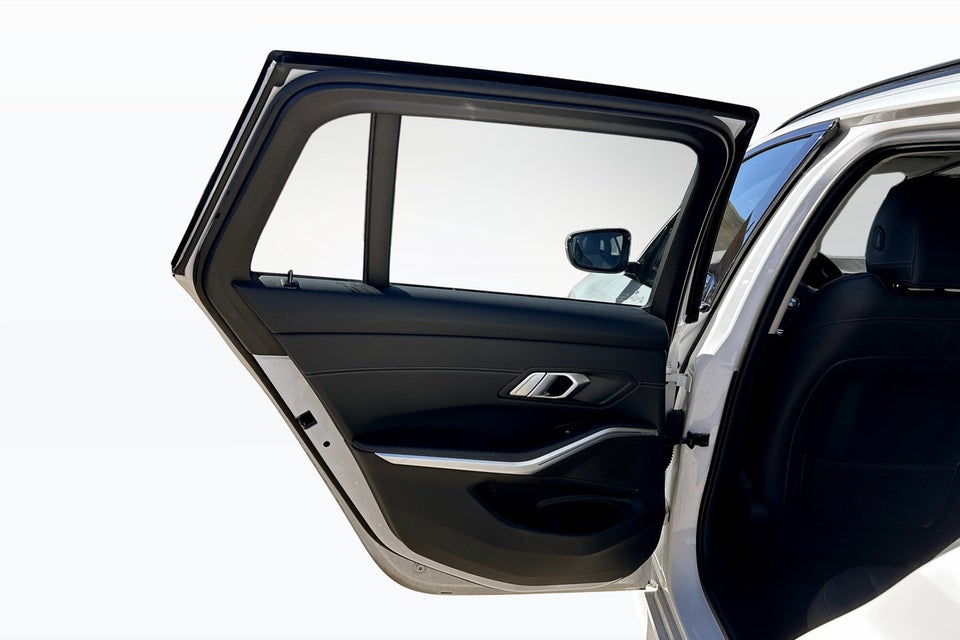 BMW 330e 2,0 Touring Sport Line aut. 5d