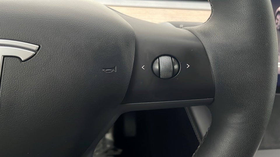 Tesla Model Y Long Range AWD 5d