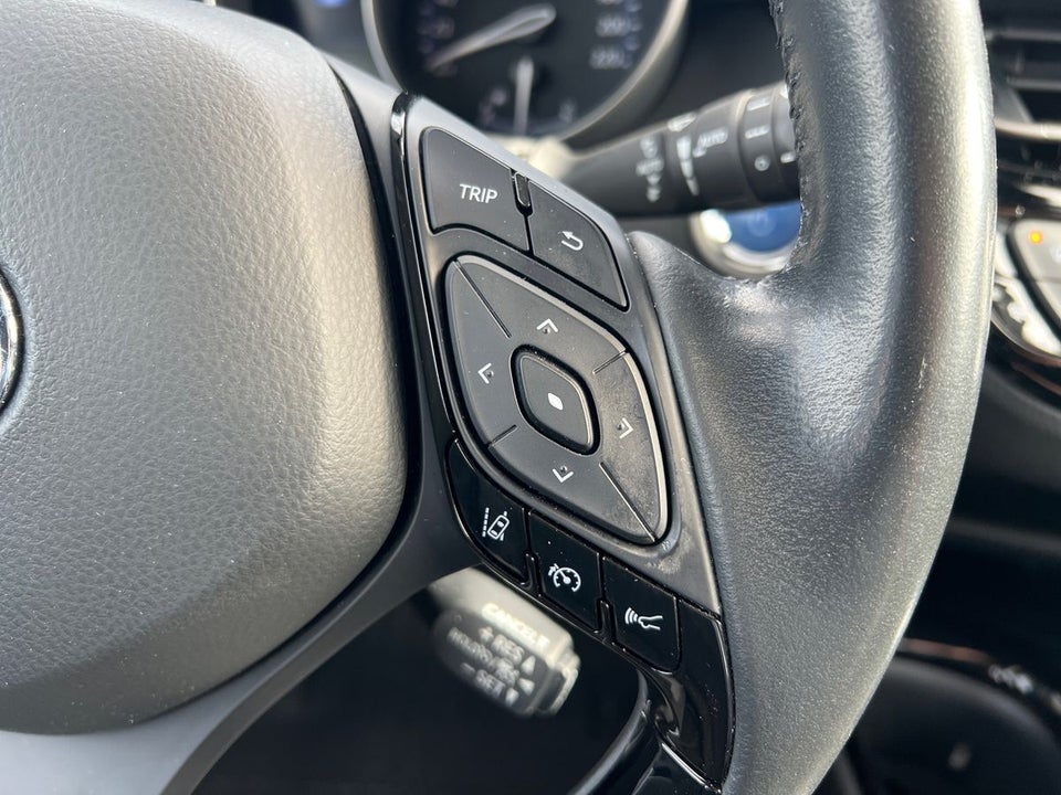 Toyota C-HR 1,8 Hybrid C-LUB Smart CVT 5d