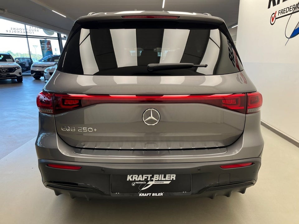 Mercedes EQB250+ AMG Line 5d