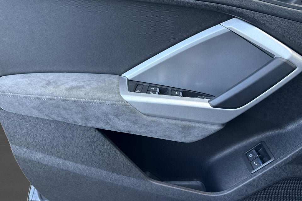 Audi Q3 45 TFSi e Attitude plus S-tr. 5d