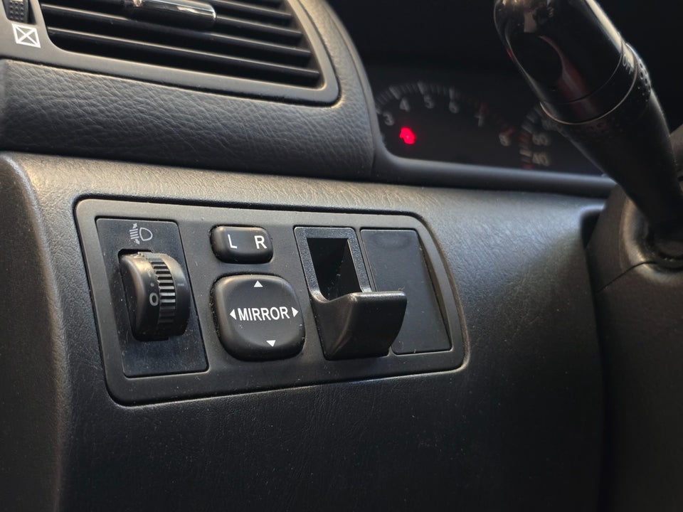 Toyota Corolla 1,6 Terra 5d