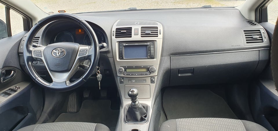 Toyota Avensis 2,0 D-4D T2 stc. 5d