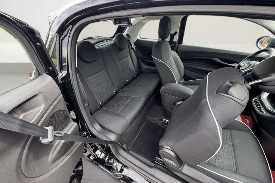 Fiat 500e 42 Icon 3+1 4d