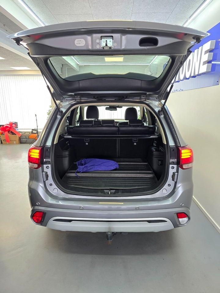 Mitsubishi Outlander 2,4 PHEV Intro Edition CVT 4WD 5d