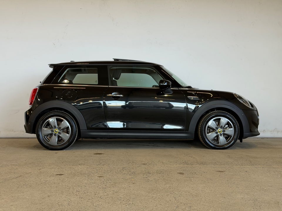 MINI Cooper SE Essential 3d