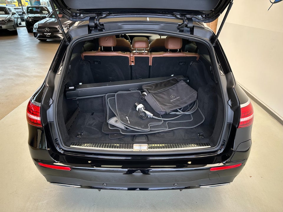 Mercedes E300 de 2,0 AMG Line stc. aut. 5d