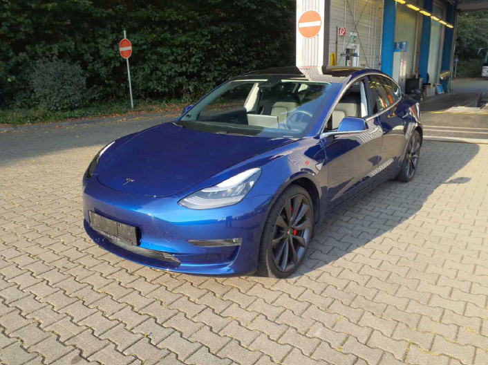 Tesla Model 3 Performance AWD 4d