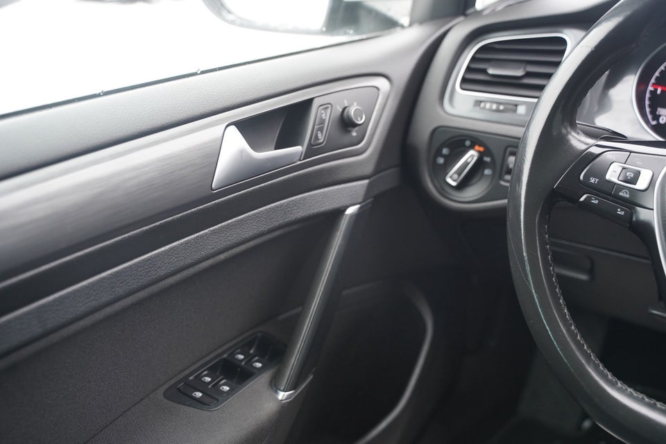 VW Golf VII 1,6 TDi 115 Comfortline DSG 5d