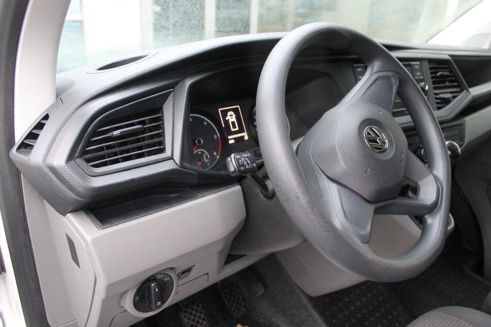 VW Transporter 2,0 TDi 110 Ladvogn kort