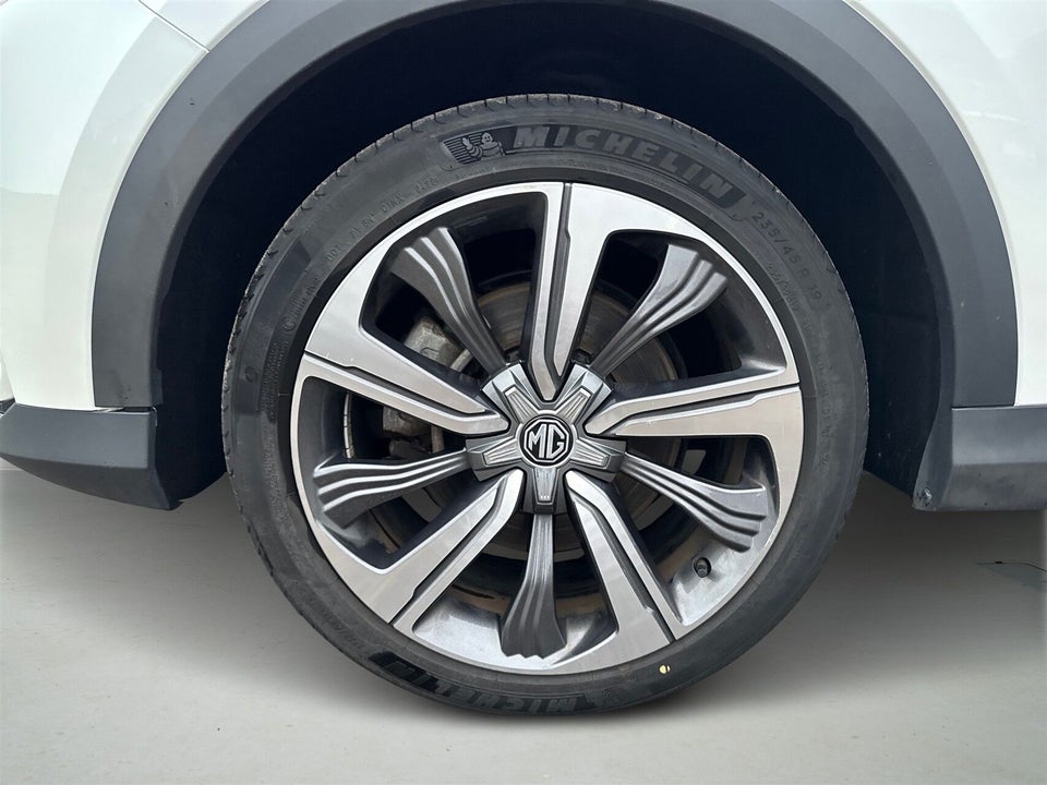 MG Marvel R Luxury 5d