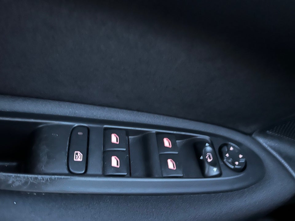 Citroën C4 1,6 e-HDi 112 Seduction 5d