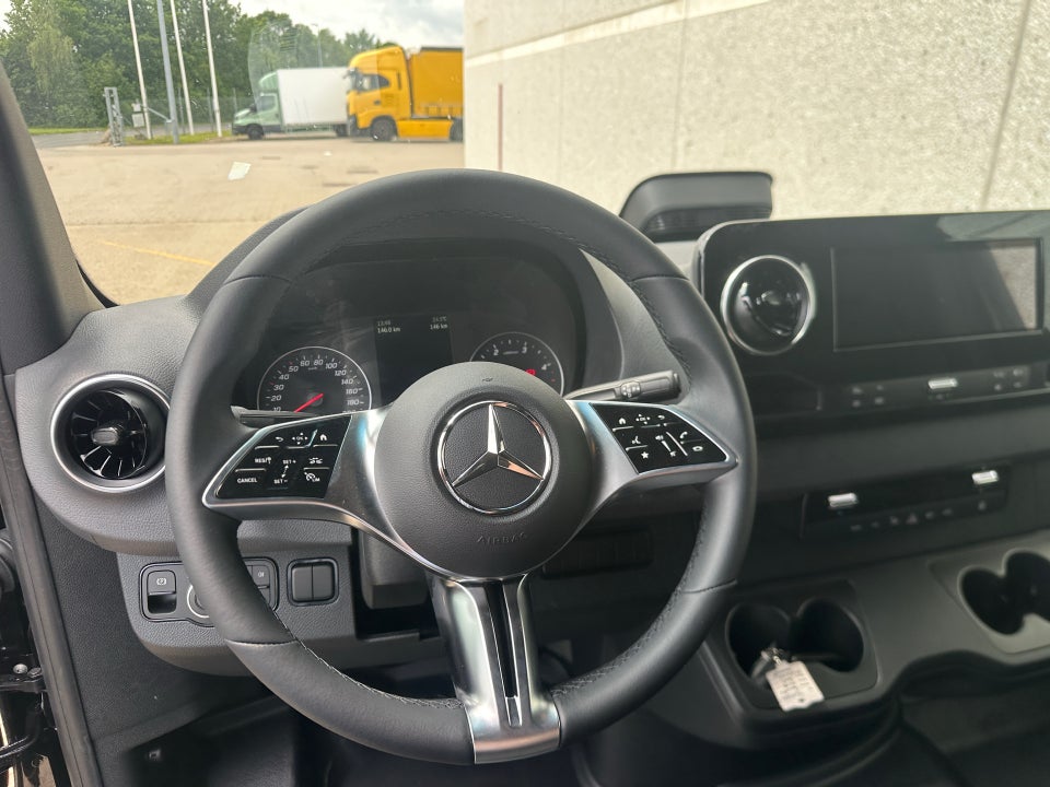 Mercedes Sprinter 317 2,0 CDi A2 Kassevogn SELECT RWD