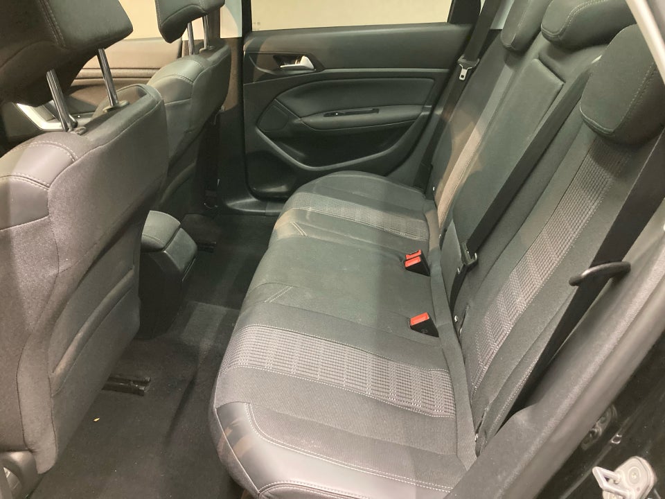 Peugeot 308 1,5 BlueHDi 130 Prestige SW EAT6 5d