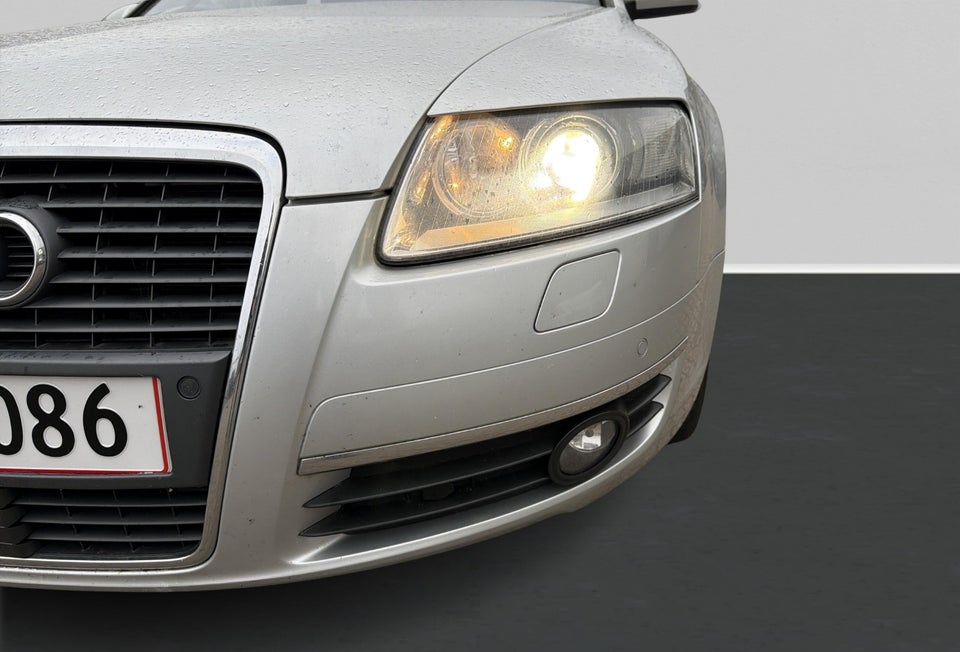 Audi A6 4,2 V8 Avant quattro Tiptr. 5d