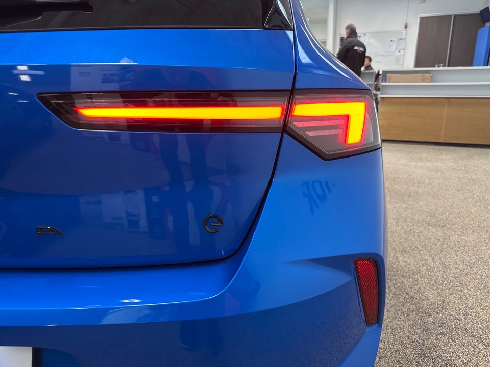 Opel Astra-e 54 GS 5d