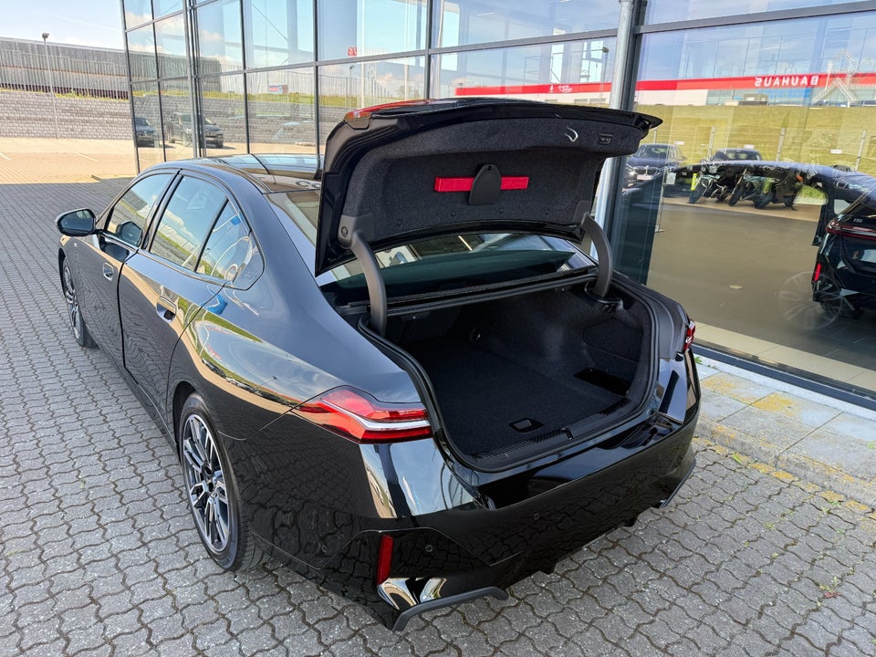 BMW i5 eDrive40 M-Sport 4d