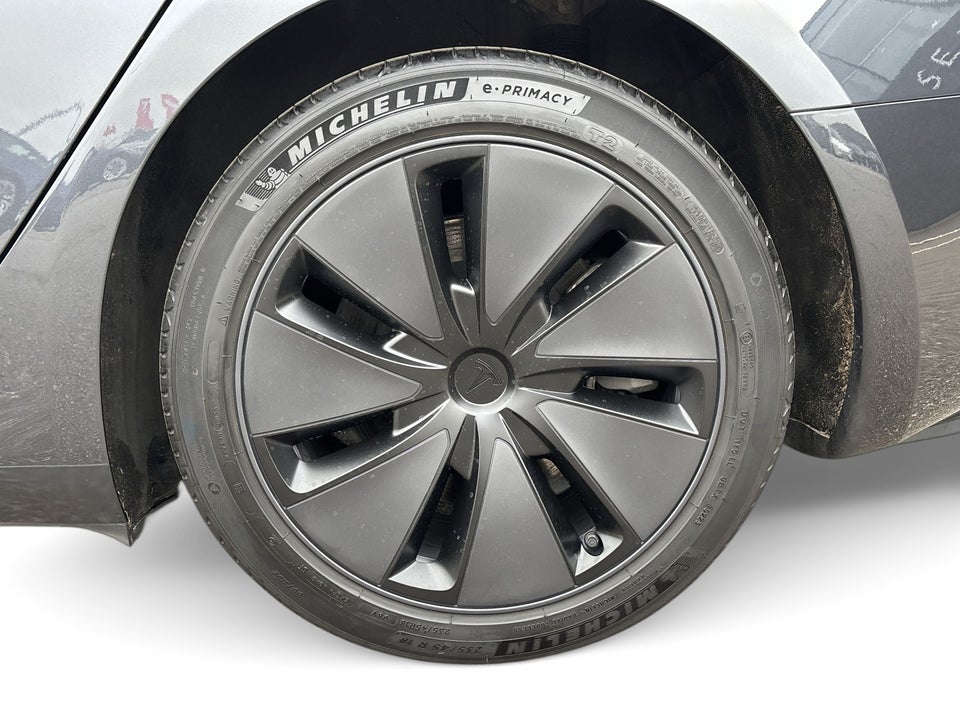 Tesla Model 3 Long Range AWD 4d