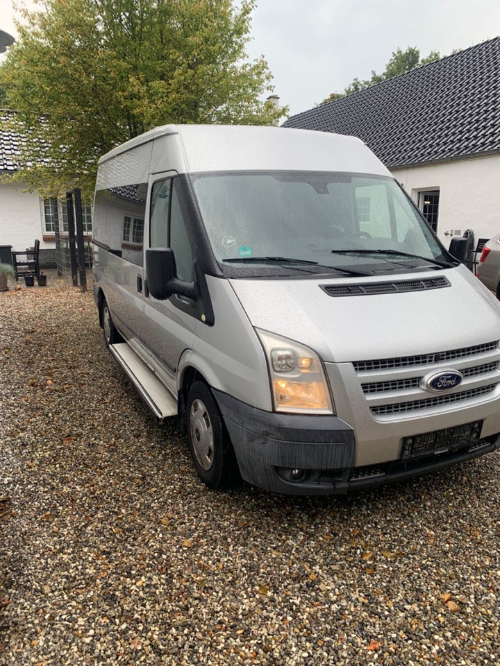 Ford Transit 300M Kombi 2,2 TDCi 125 FWD 4d