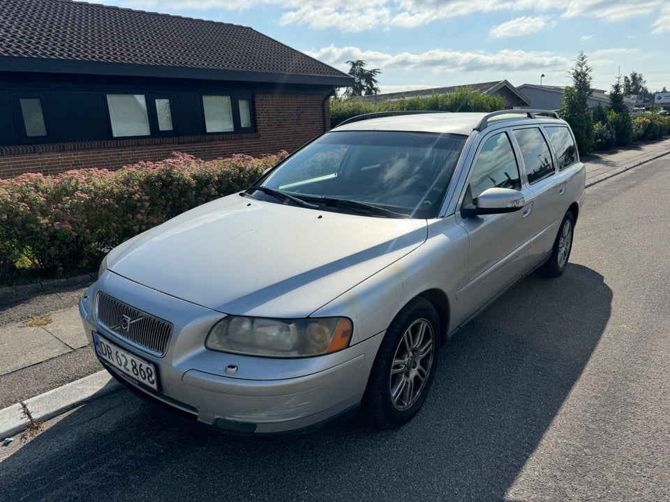 Volvo V70 2,4 170 Momentum aut. 5d