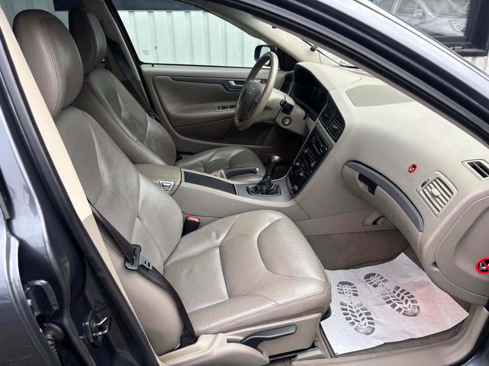 Volvo V70 2,4 170 5d