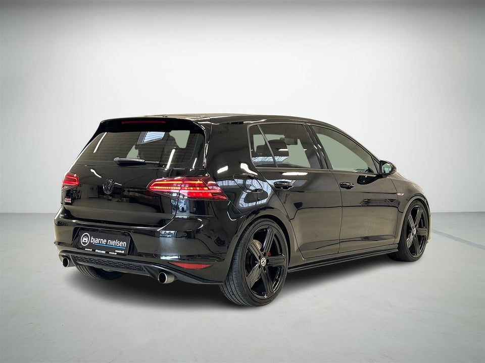 VW Golf VII 2,0 GTi Performance DSG BMT 5d