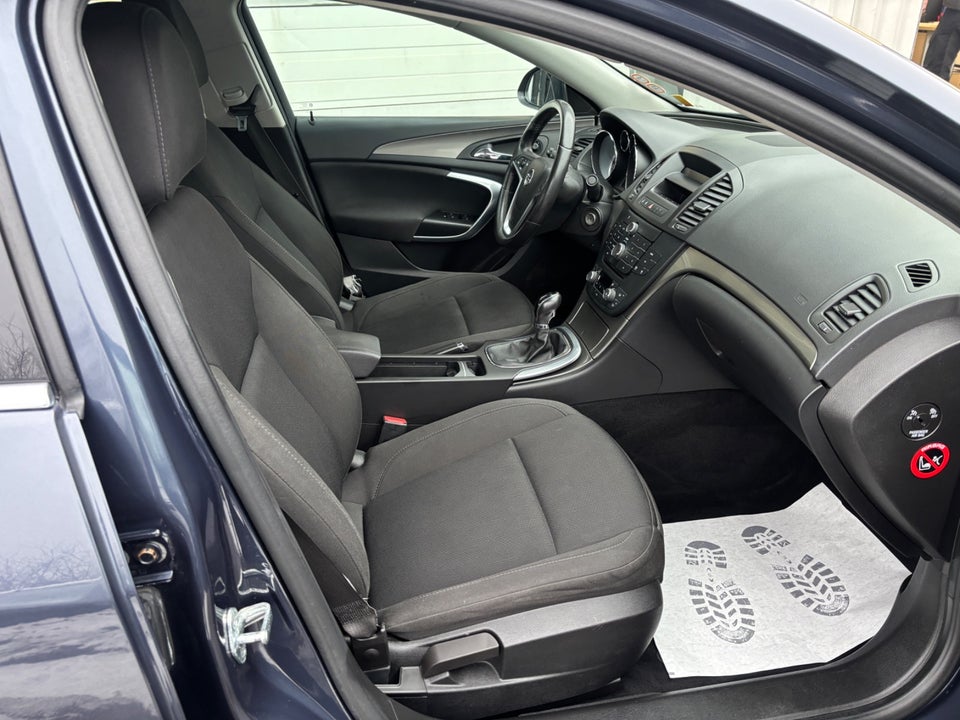 Opel Insignia 1,8 Edition 4d