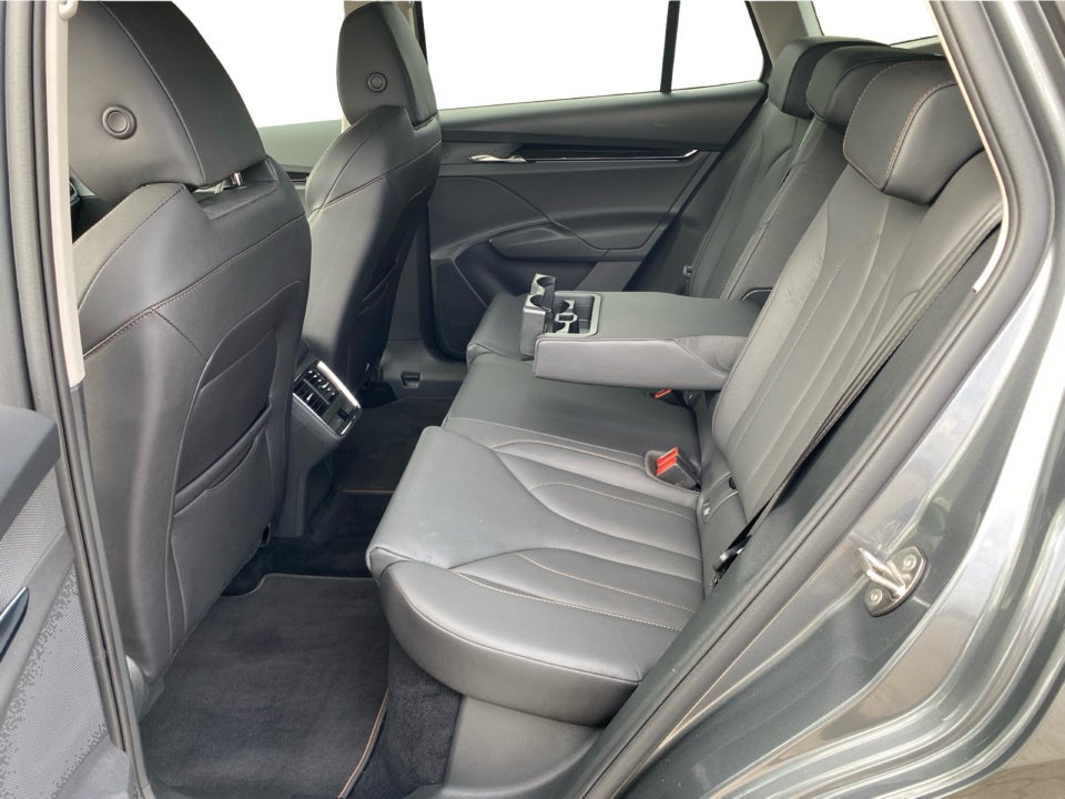 Skoda Enyaq 80 iV Suite 5d